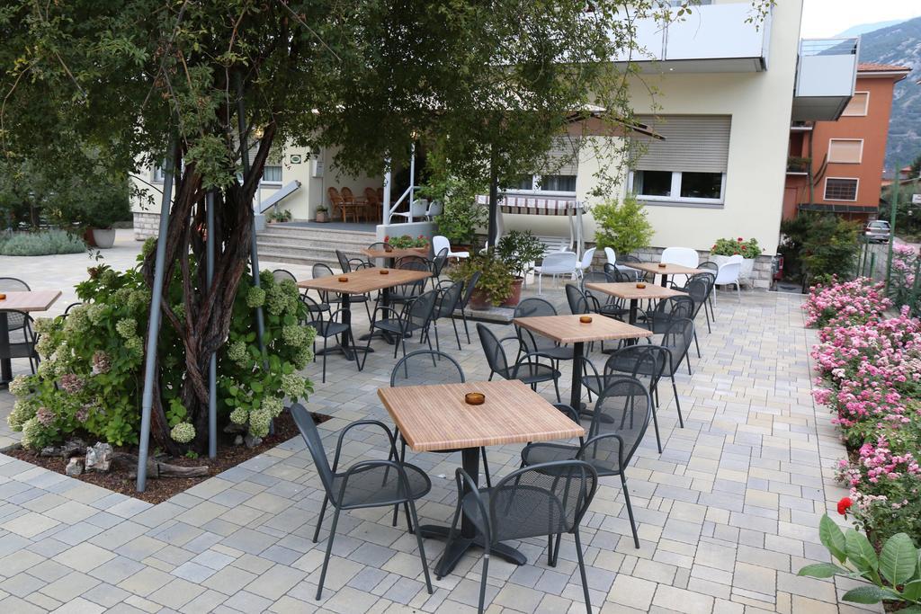 Hotel Villa Clara Torbole Sul Garda Ngoại thất bức ảnh