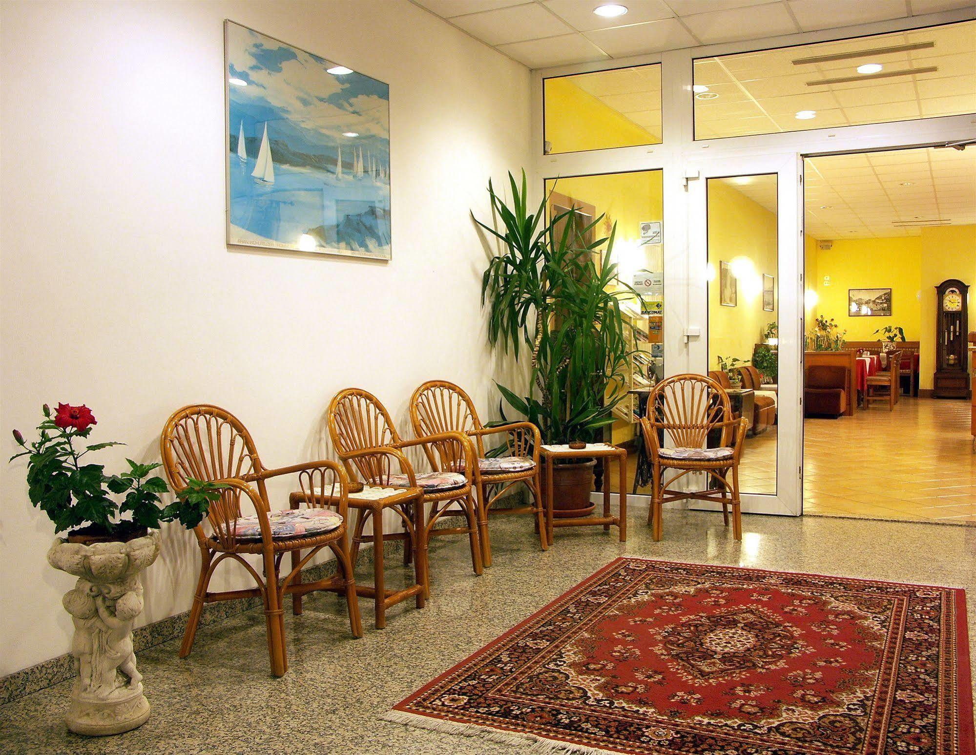 Hotel Villa Clara Torbole Sul Garda Ngoại thất bức ảnh